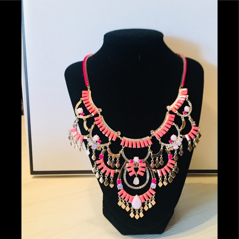 Statement necklace